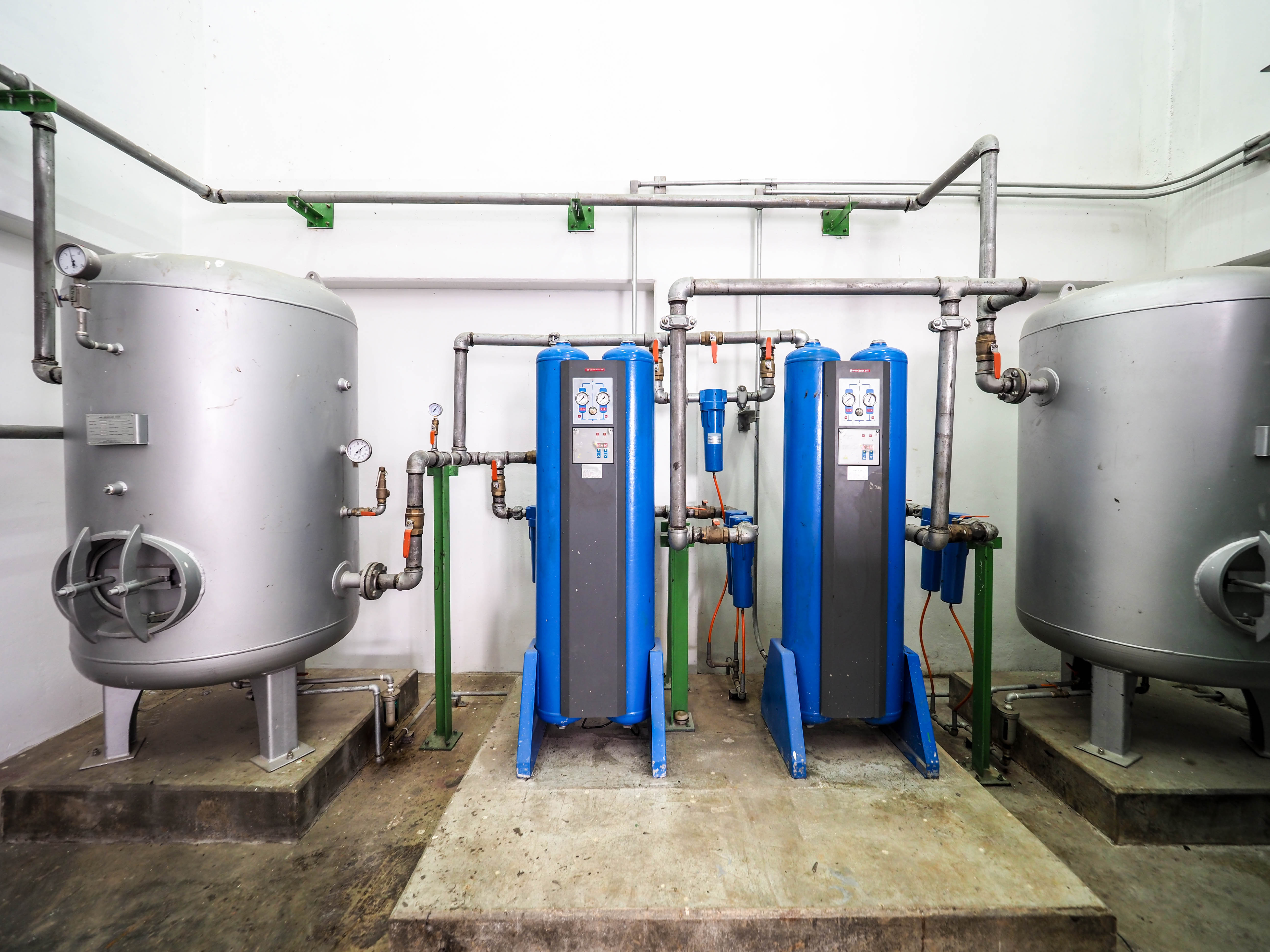 Compressed air system at an industrial facility